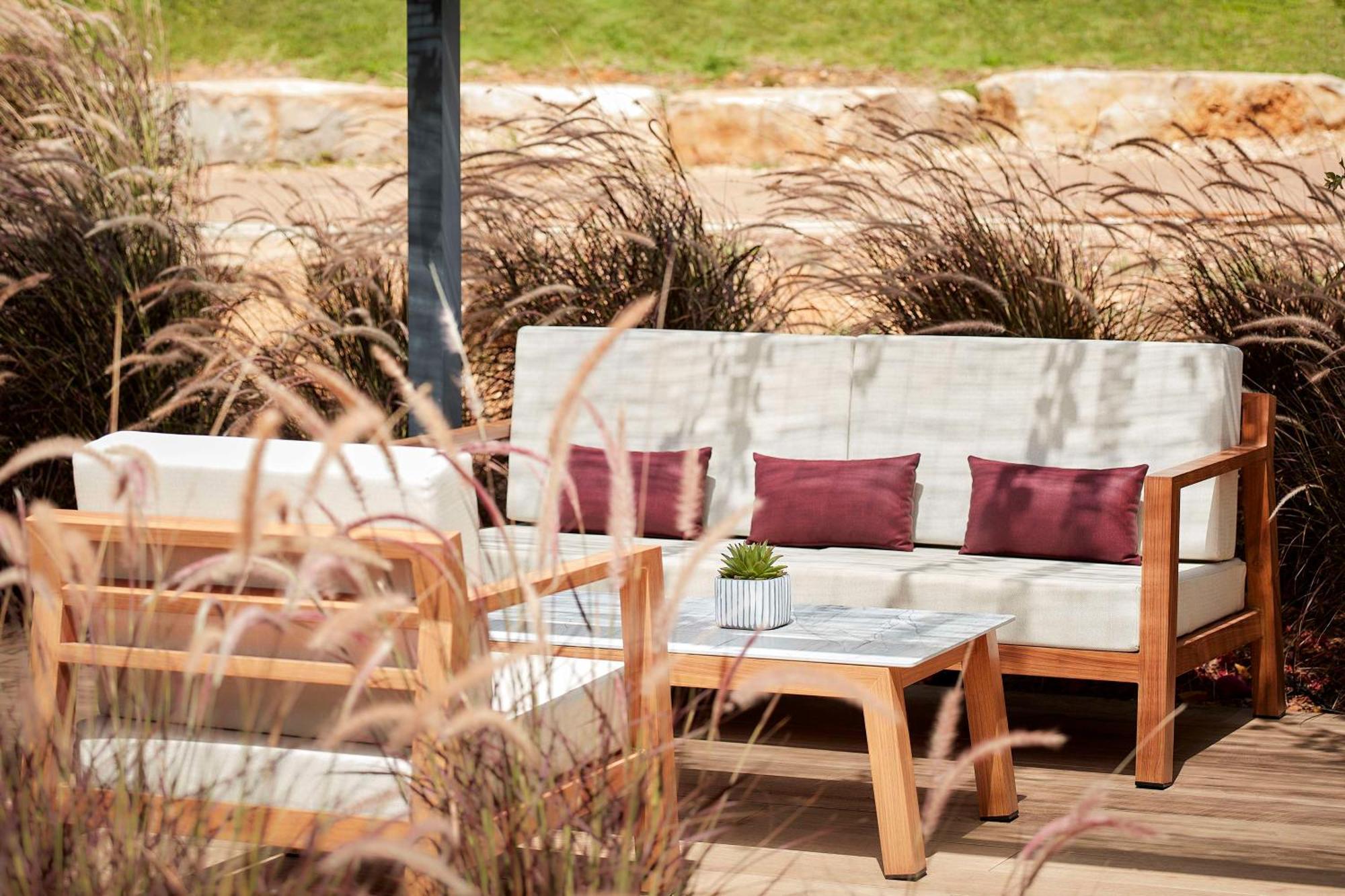 Hotel Tivoli Alvor Algarve Esterno foto Outdoor furniture