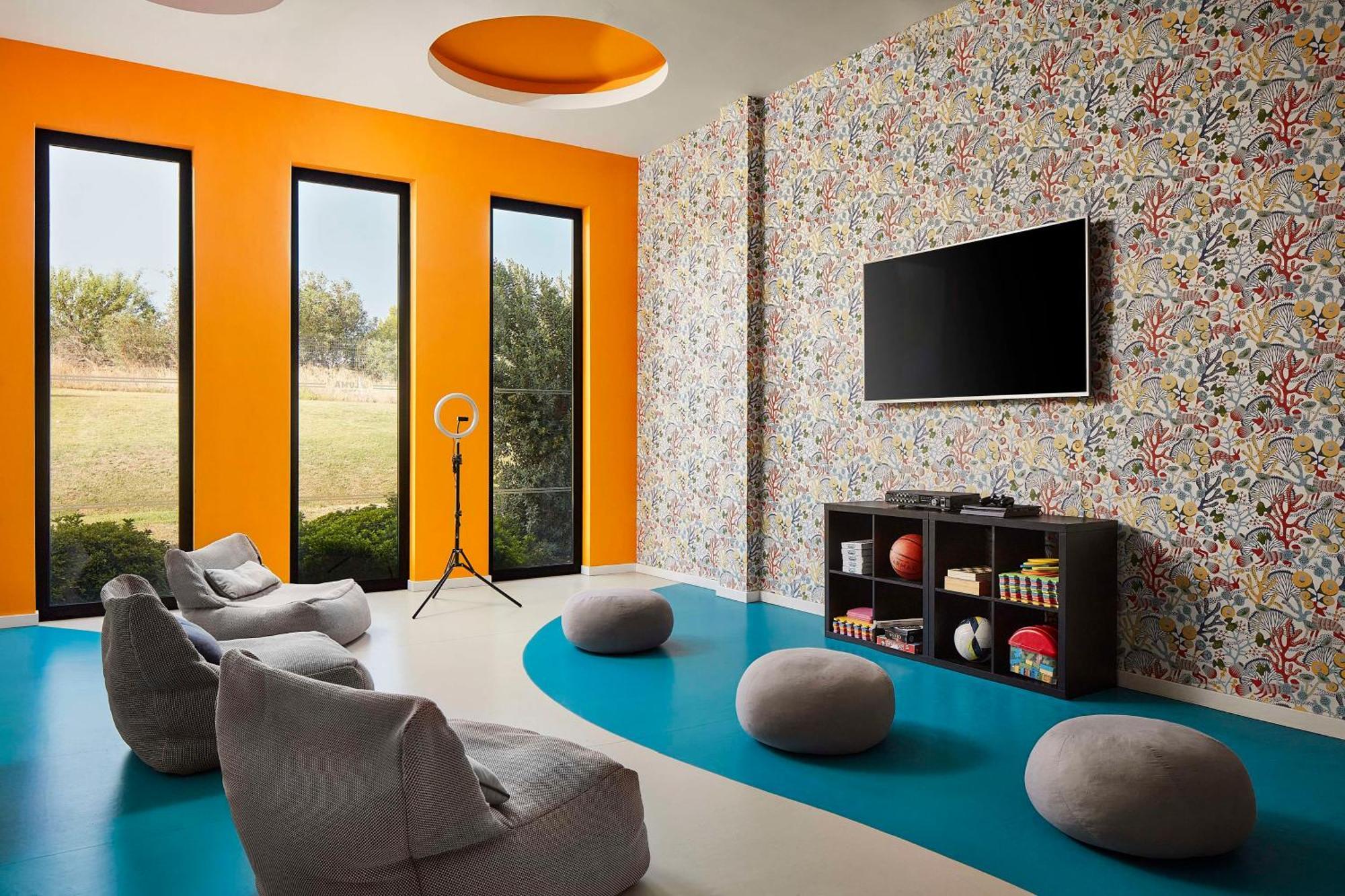 Hotel Tivoli Alvor Algarve Esterno foto A room with a vinyl floor